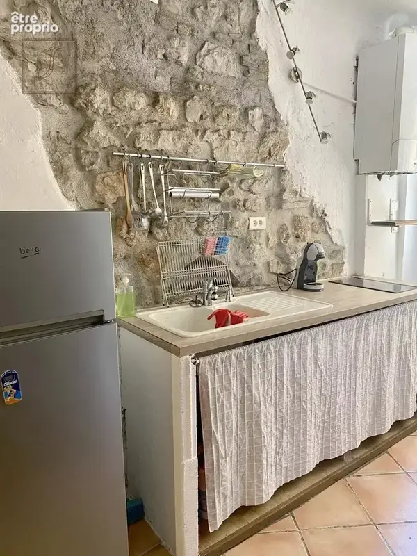 Vieux Nice - F1 de 30 m2 - au calme - photo 4