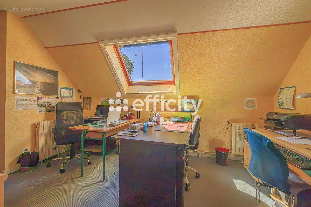Maison 162 m² à Montpon-Menesterol  - photo 13