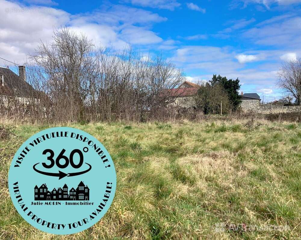 Terrain à AZAY-LE-FERRON