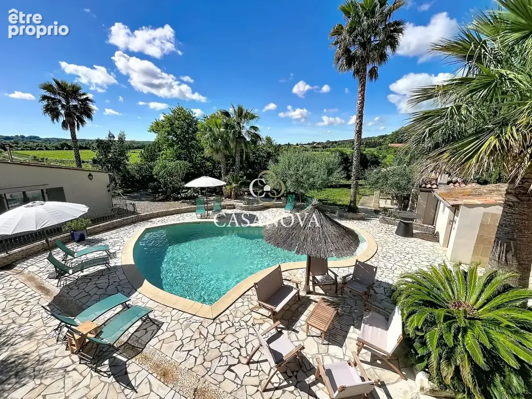 Aux portes de Pézenas, superbe propriété de caractère avec demeure principale, chambres d'hôtes, gîtes, piscine et ancienne cave - photo 2