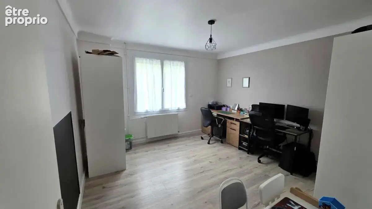 Maison en pierre entièrement rénovée, 173,30 m², six chambres, garage et jardin clos de 994 m² · Rostrenen (22) - photo 14