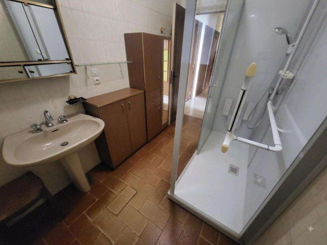 Maison de 226 m2 dans le centre de Courtenay - photo 6