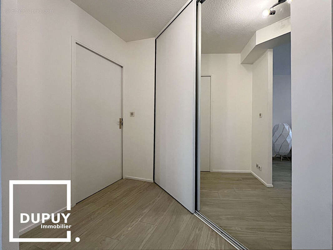 Busca T2 de 43.30 m² - Terrasse - Parking en sous-sol - photo 5