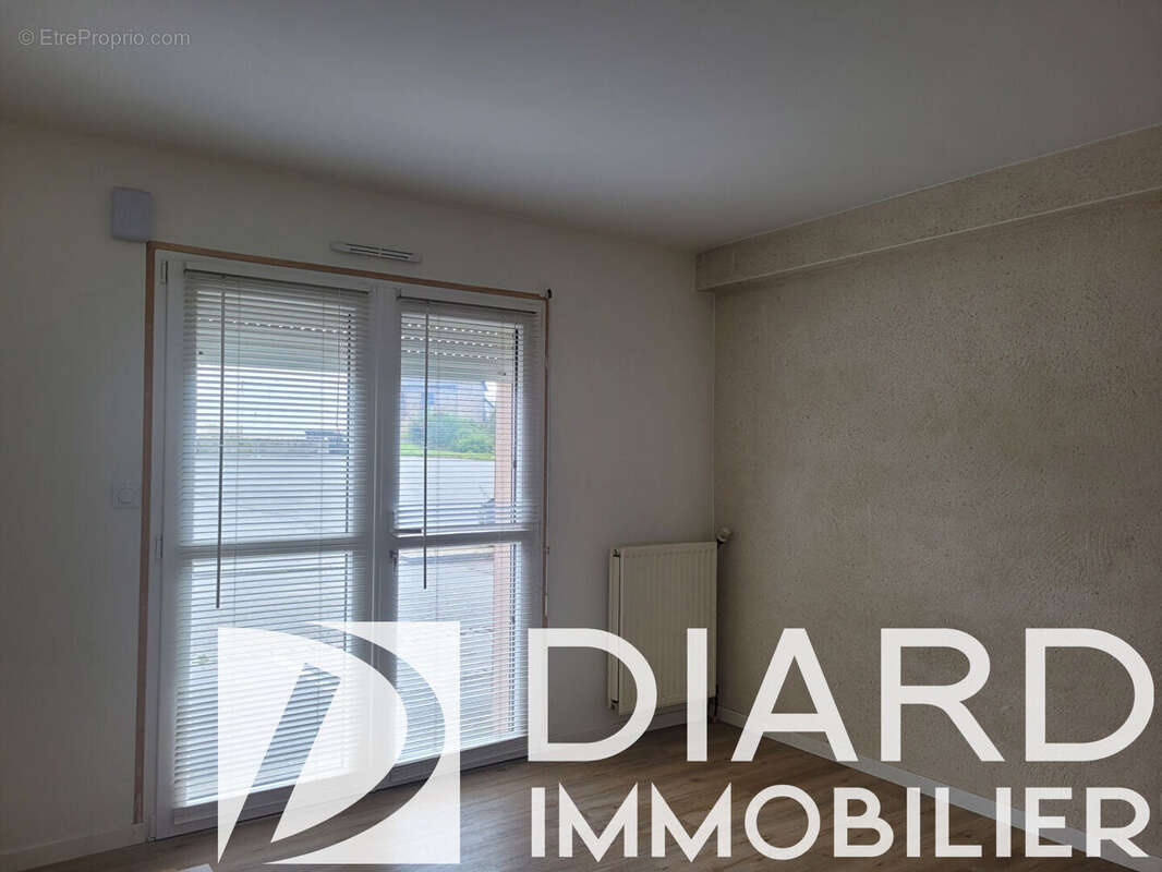 Appartement à DOMAGNE