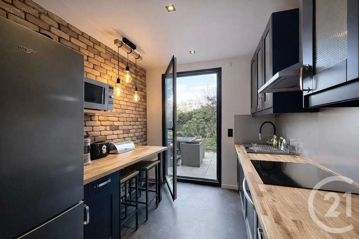 Appartement à PARIS-14E