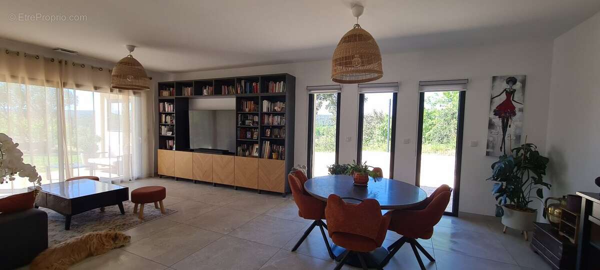 Maison à SAINT-QUENTIN-LA-POTERIE
