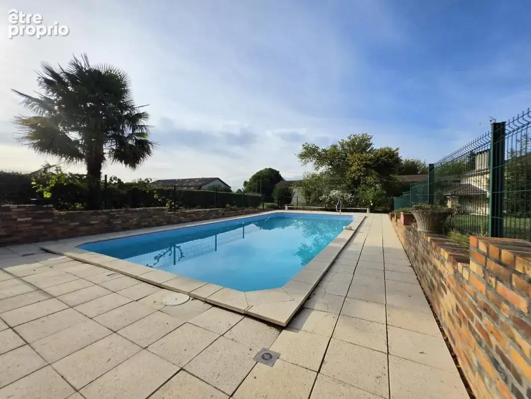 Maison en pierre de caractère à Lamothe-Landerron 214 m², piscine et fort potentiel professionnel - photo 19