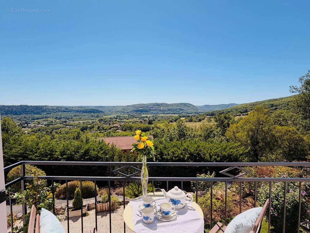 Maison de 4 chambres avec piscine chauffée et vue panoramique sur la vallée de la Dordogne, proche de Souillac - photo 11