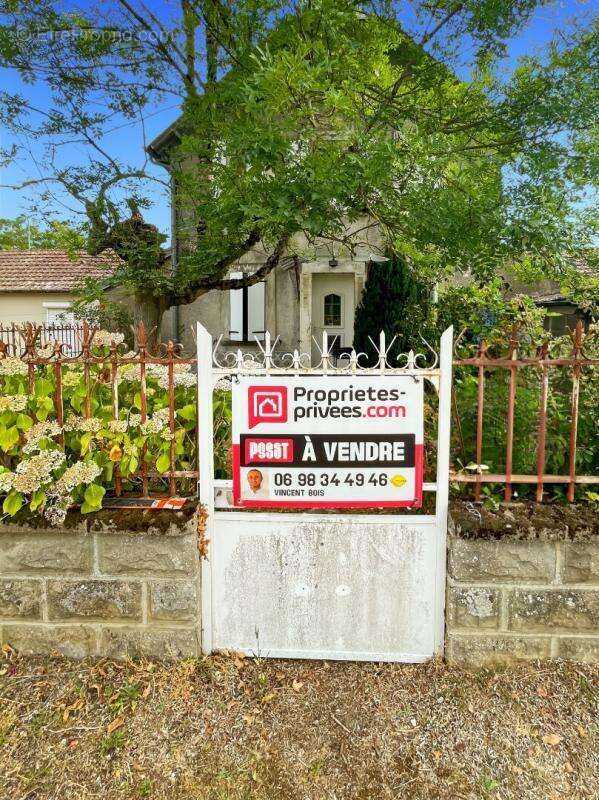 Maison à CHEZAL-BENOIT