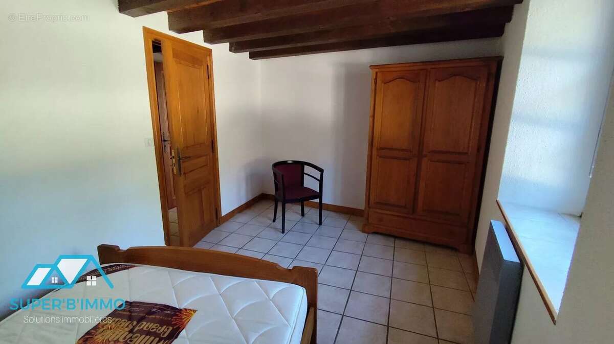Batisse en pierre avec 2 logements et terrain - photo 11