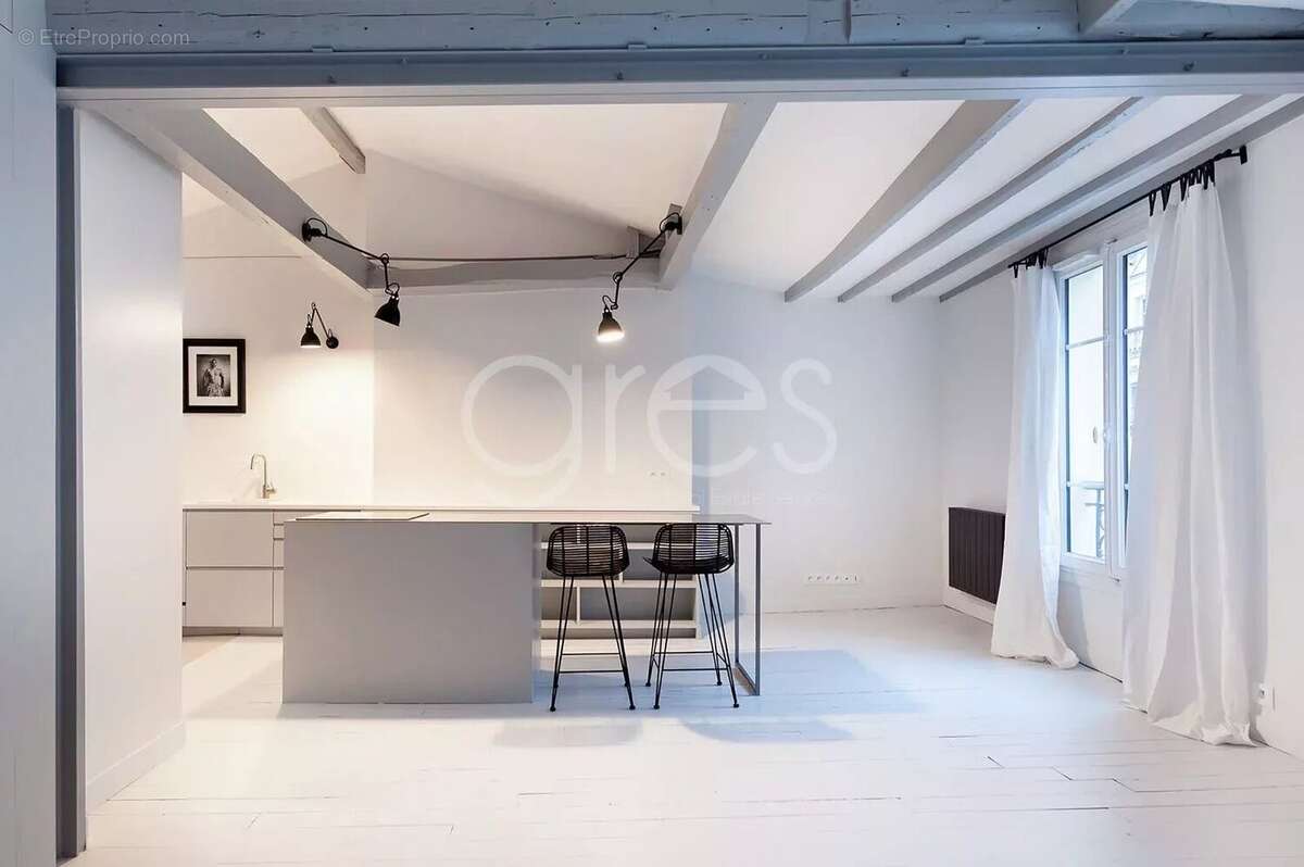 Appartement à PARIS-18E