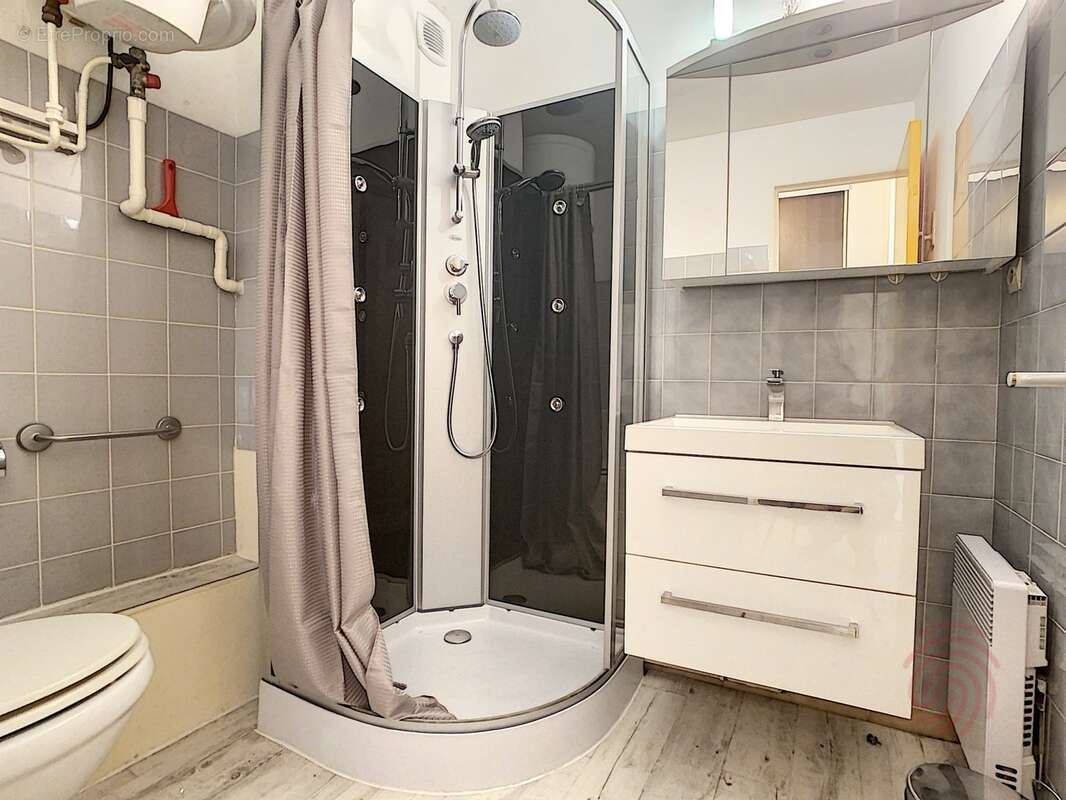 Appartement à LAMALOU-LES-BAINS