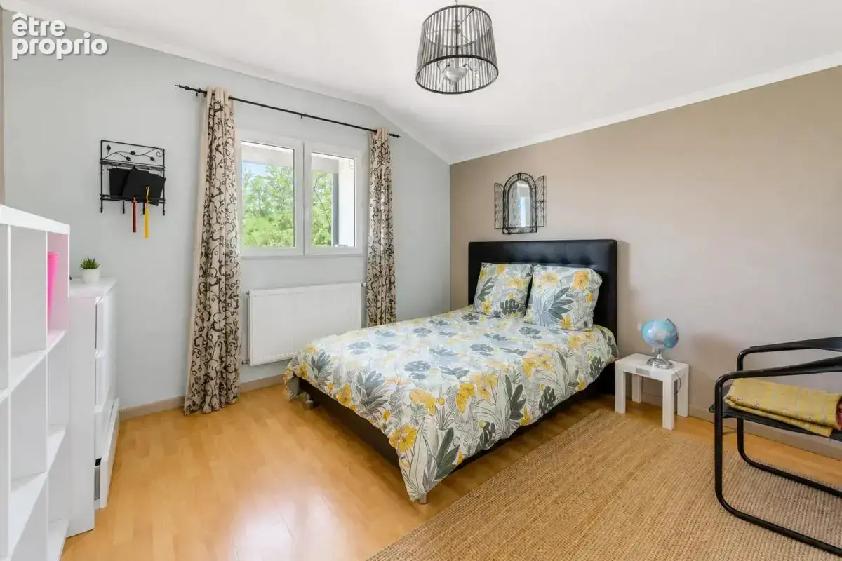 69400 - ARNAS - Maison familiale de 133 m² avec terrain - photo 6