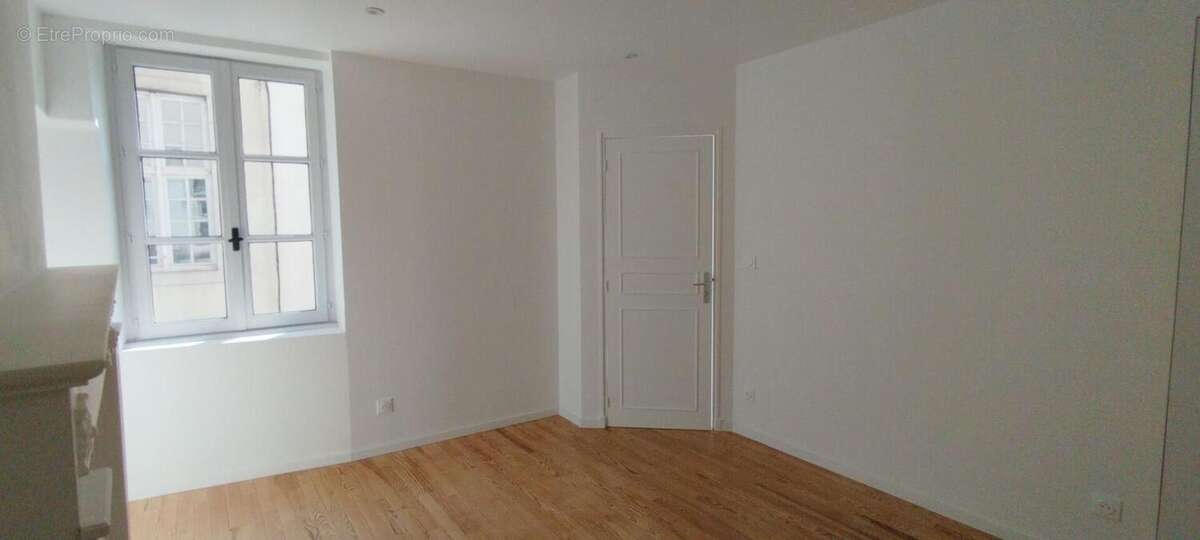 21200 BEAUNE - Appartement en Duplex 3 pièces, 2 chambres 65.12 m2 - Hypercentre - + Grenier + cave - photo 10