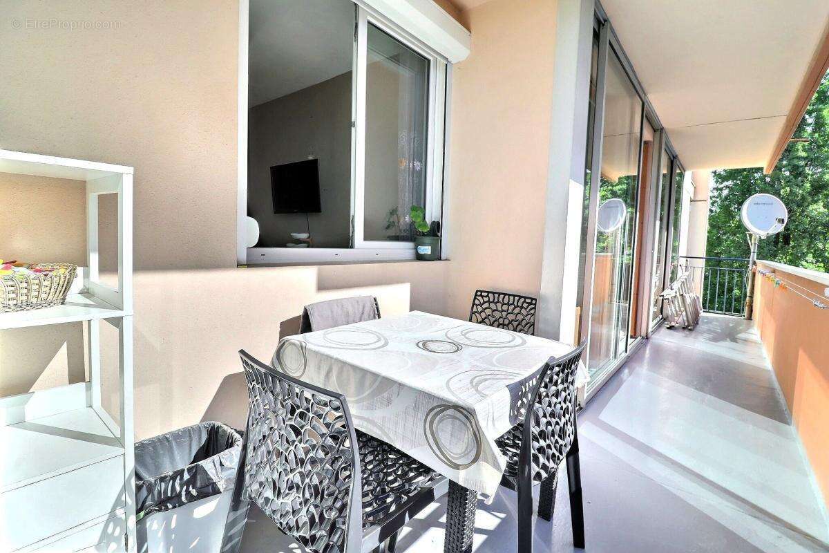 Appartement à CHENOVE