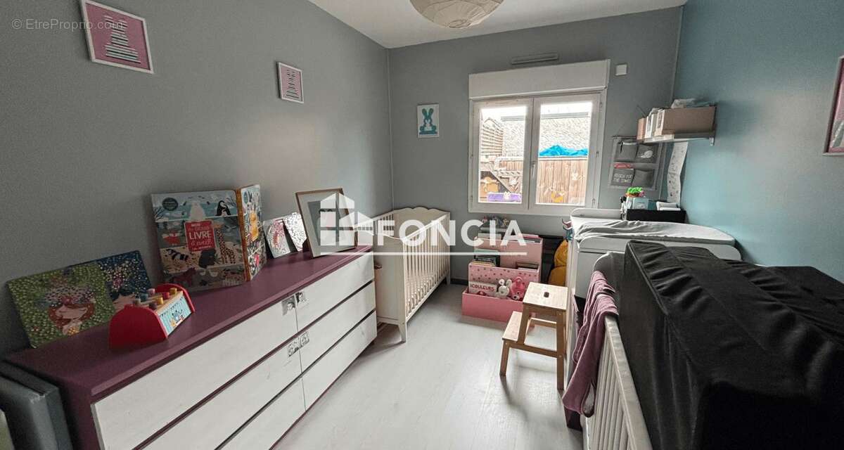 Maison à LA VILLE-AUX-DAMES