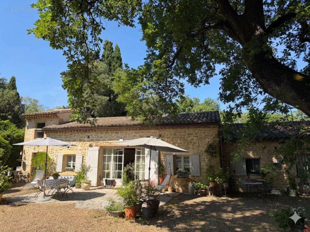 Maison à VERS-PONT-DU-GARD