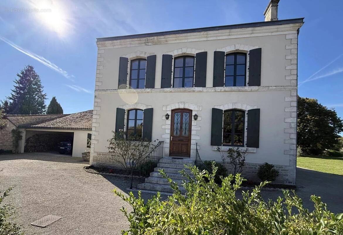 Maison à MAINE-DE-BOIXE