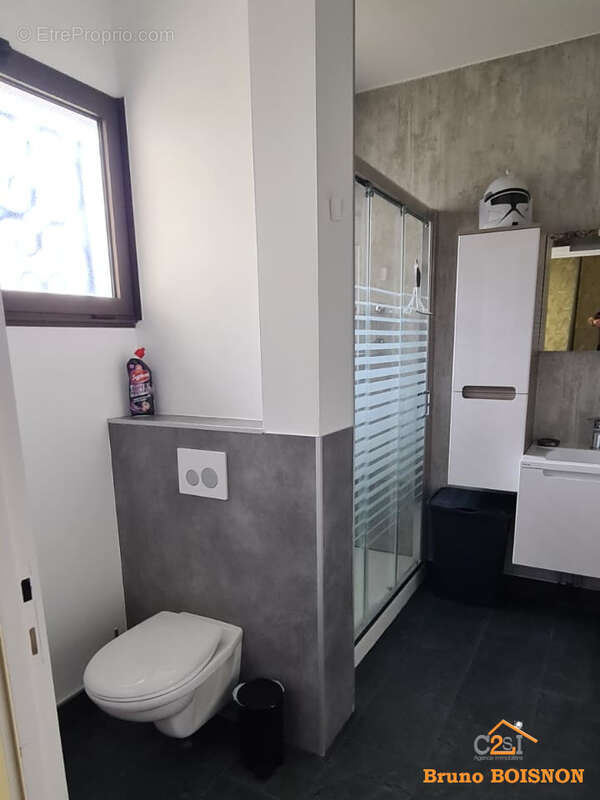 Maison à SAINT-CYR-SUR-LOIRE