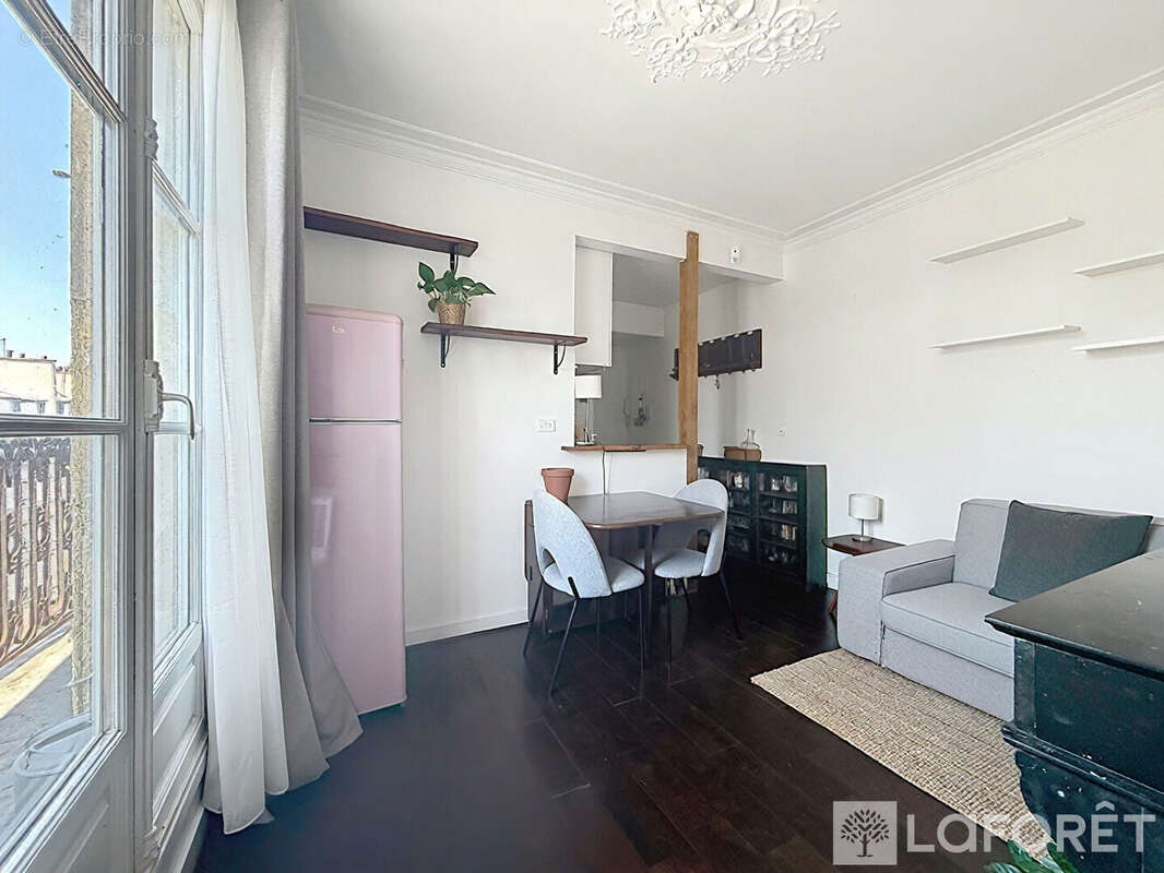 Appartement à PARIS-1E