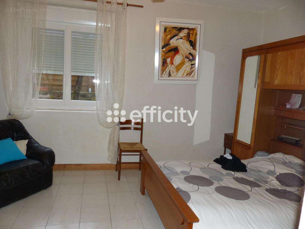 Maison à LE MALZIEU-VILLE