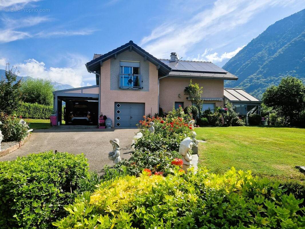 Photo 1 - Maison à SAINT-AVRE