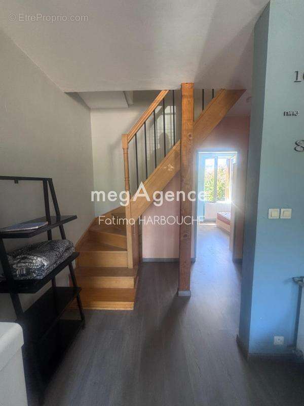 Ensemble de deux appartements côte à côte avec garage, parkings et jardin - photo 13