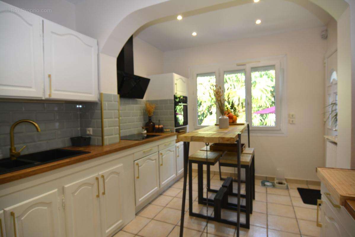 Maison à VILLENEUVE-LE-ROI