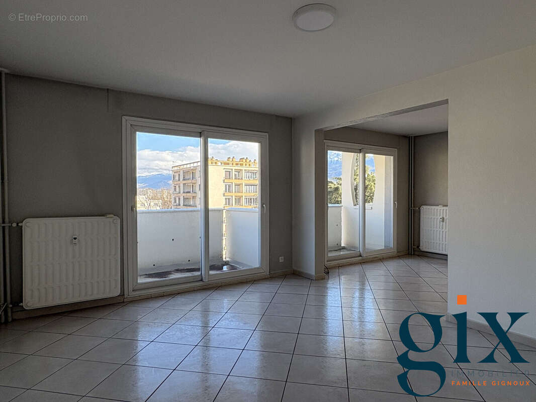 Appartement à MEYLAN