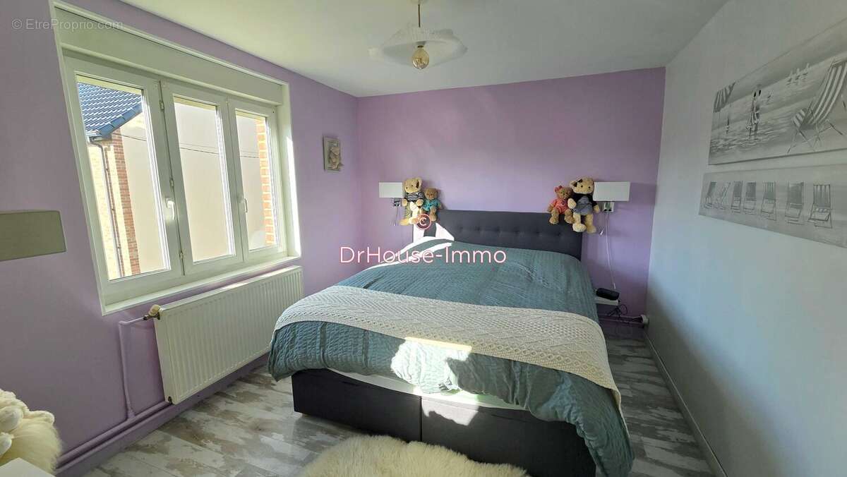 Maison 265 m² à Camphin-En-Carembault  - photo 9