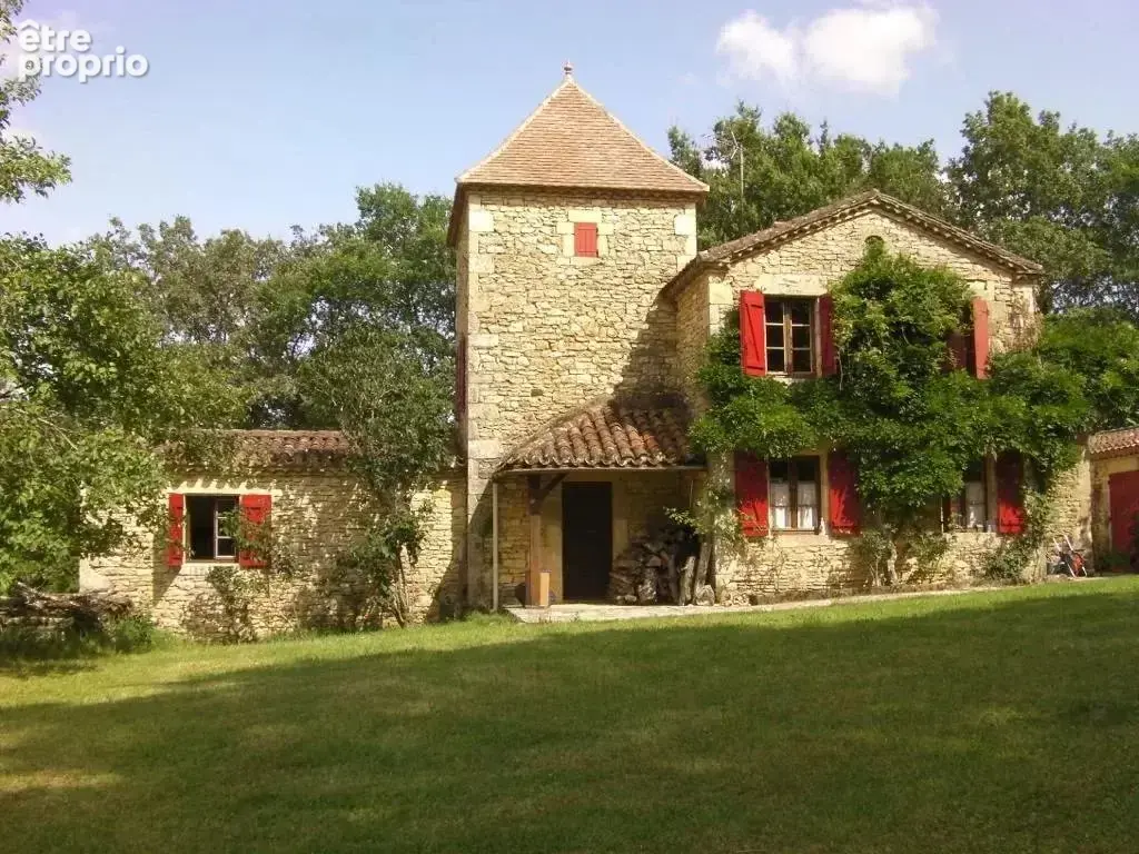 Propriété en pierre d’exception chargée d’histoire avec vues panoramiques sur le Château de Bonaguil - photo 2