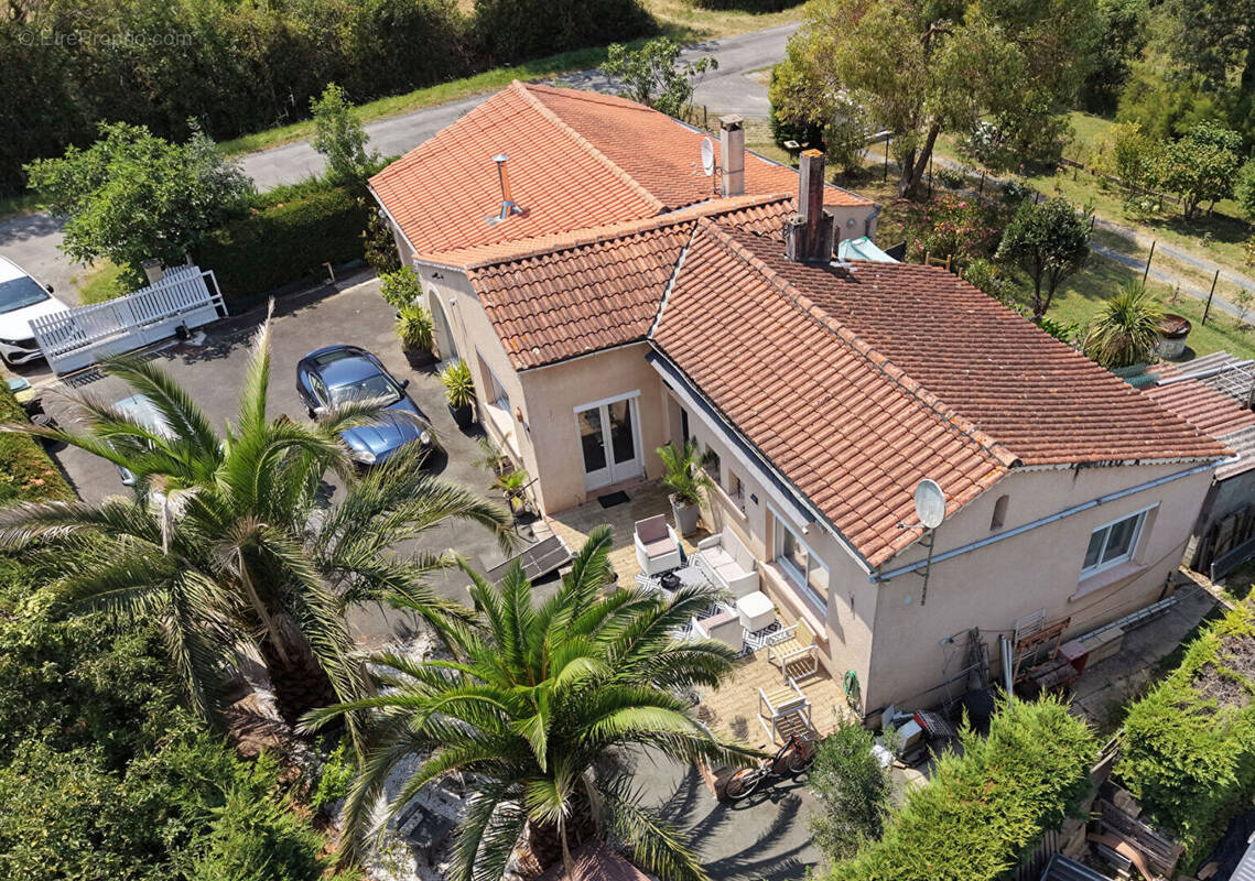 Maison à MORTAGNE-SUR-GIRONDE