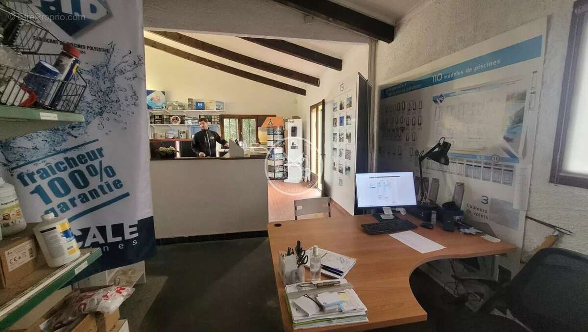 Commerce à ROQUEBRUNE-SUR-ARGENS