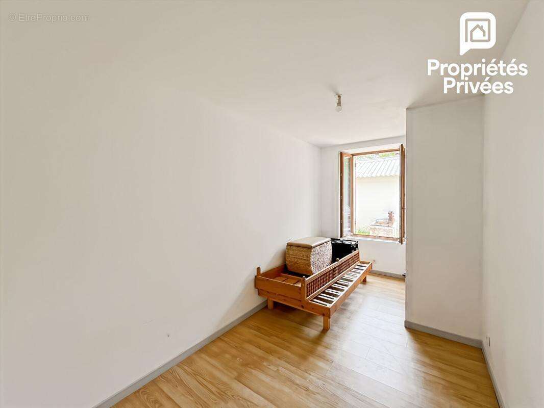 Maison à vendre à Orignolles, 161 m² habitables, dépendances, grand terrain de plus de 3 000 m² - photo 7