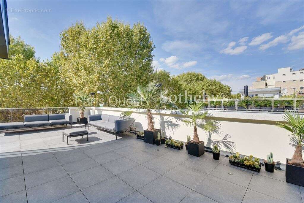 Appartement à NEUILLY-SUR-SEINE