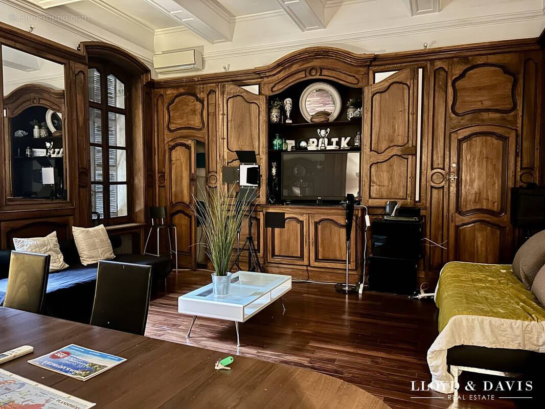 Appartement à MARSEILLE-1E