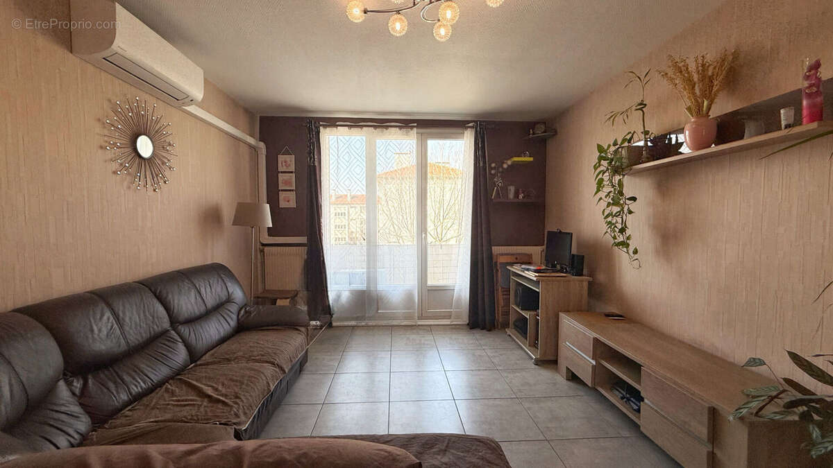 Appartement à LYON-8E