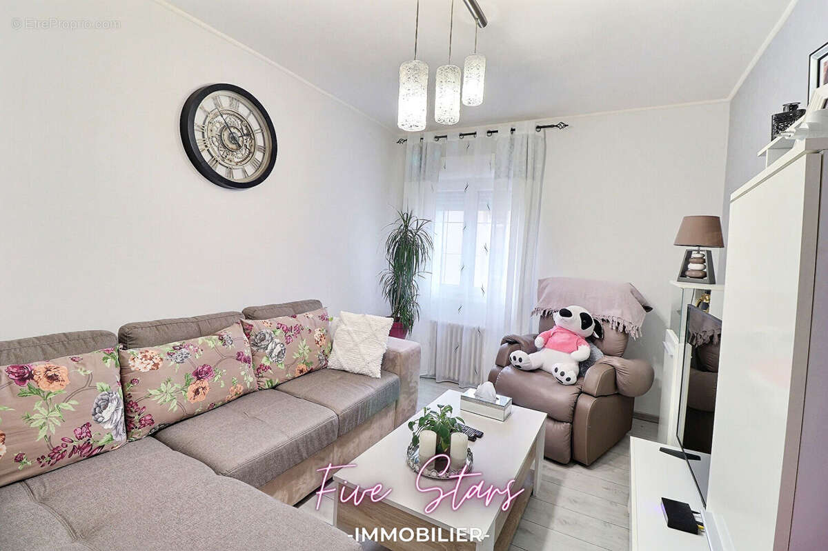 Maison à MAIRY-MAINVILLE