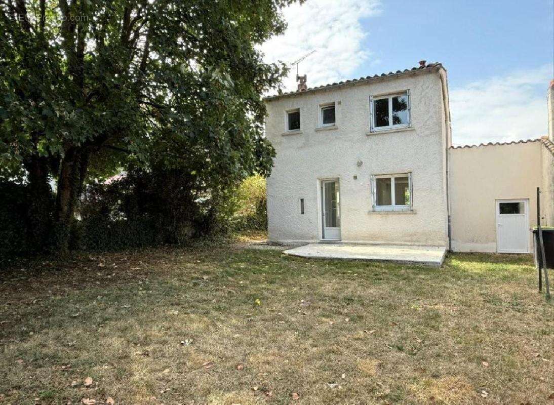 Maison à RUFFEC