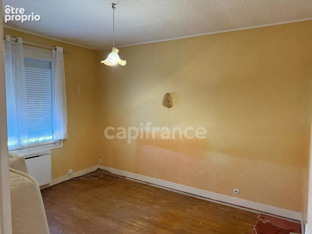 Maison à vendre 4 pièces de 65 m2 JOIGNY (89) 3 chambres sous sol Terrain de 754 m2 - photo 7
