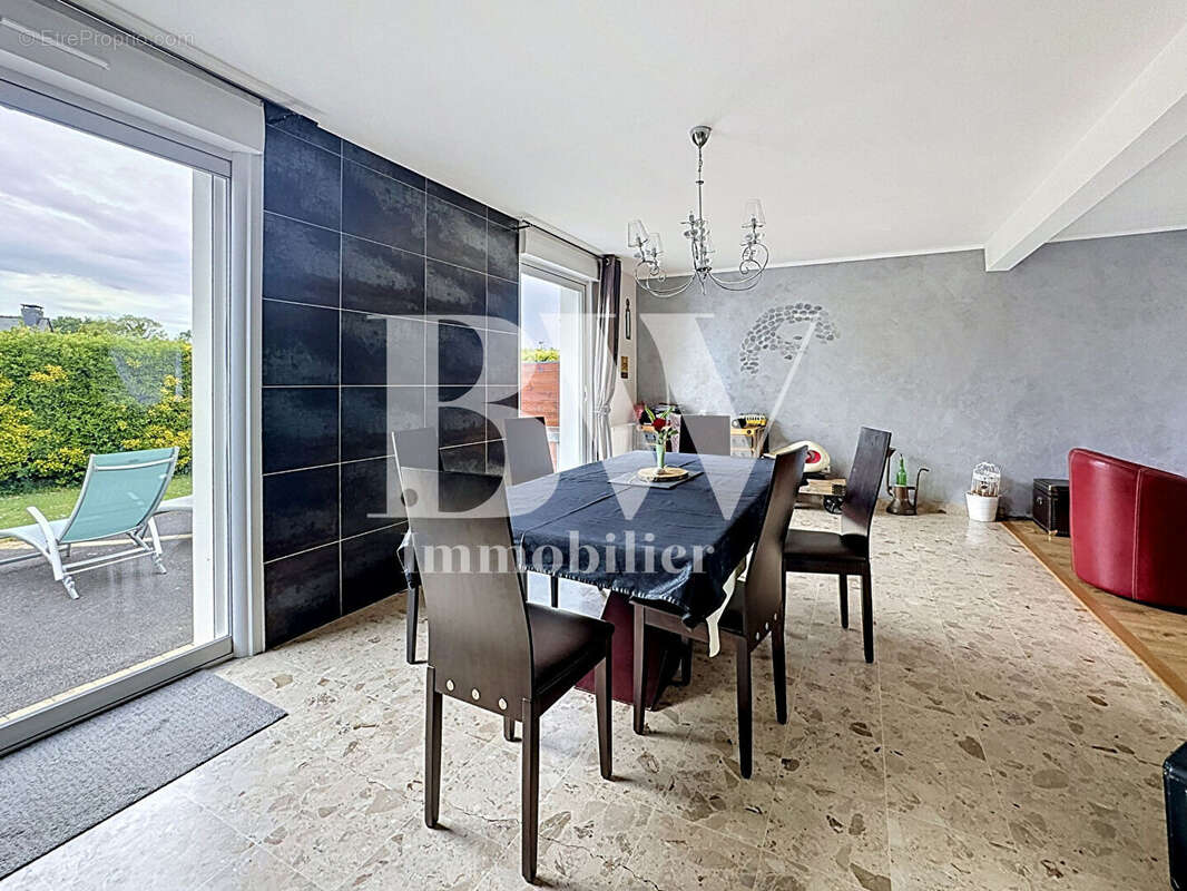 [A VENDRE] SAINT-THONAN - Maison familiale 147 m² - 5 chambres - DPE A - Pompe à chaleur - Toiture récente - En impasse - photo 3