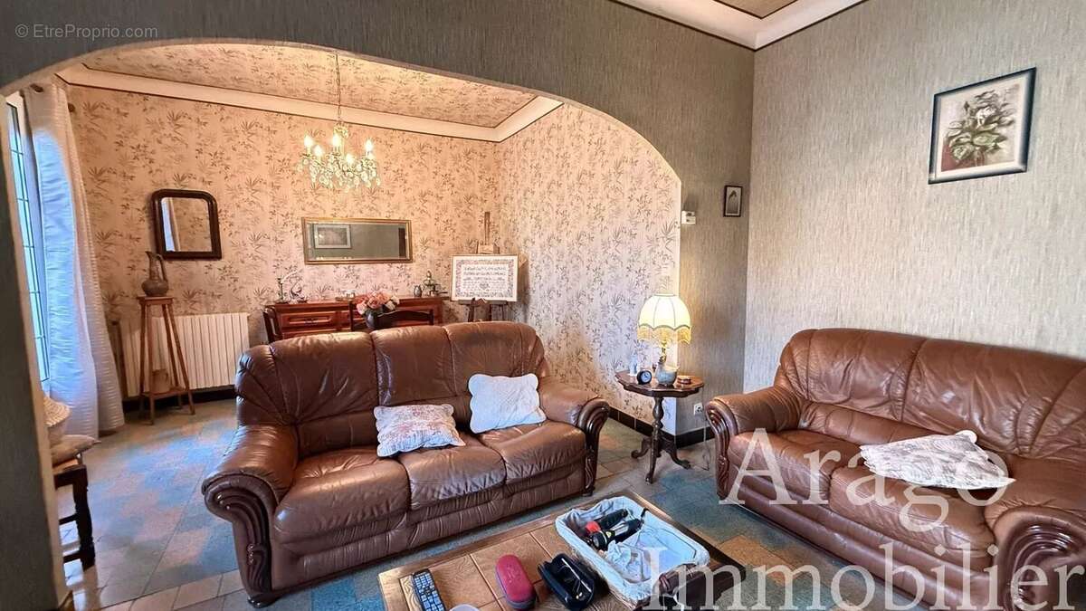 Maison à PEYRESTORTES