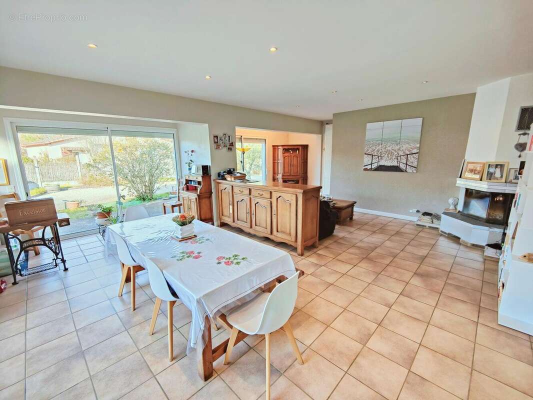 Photo 2 - Maison à LEOGNAN