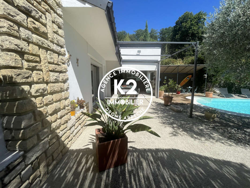 Maison à MONTELIMAR