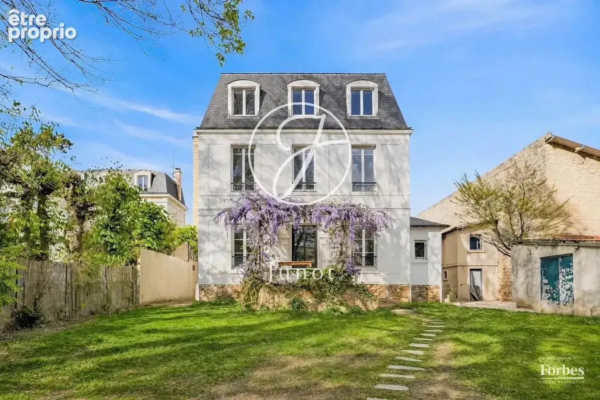 Le Vésinet - CENTRE - Maison - 6 chambres - 150m² - Dépendance - Terrain 563m² - photo 2