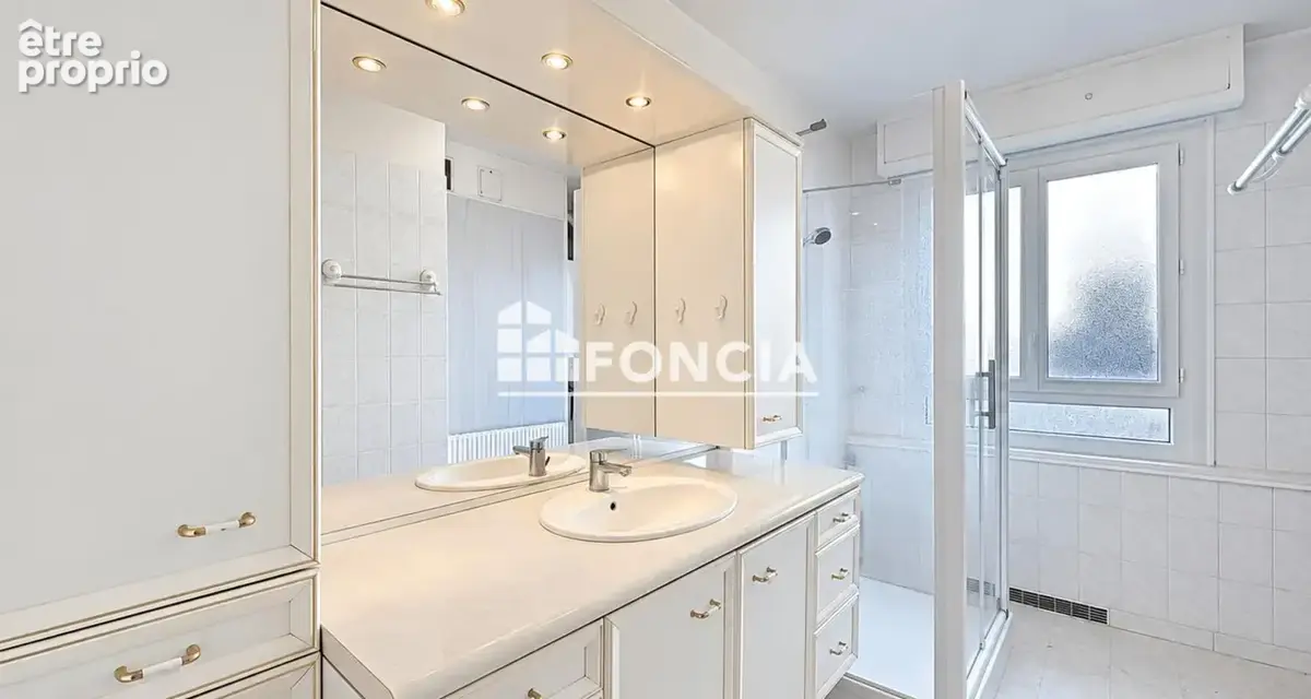 Lisieux centre-ville : 87 m² sur un seul niveau, belle pièce de vie plein sud de 36 m², garage fermé et cave - photo 8