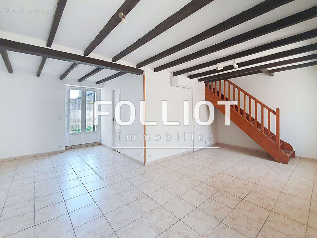 Maison (71 m2) - A VENDRE  -LA HAYE DU PUITS Centre-ville (50250) - photo 2
