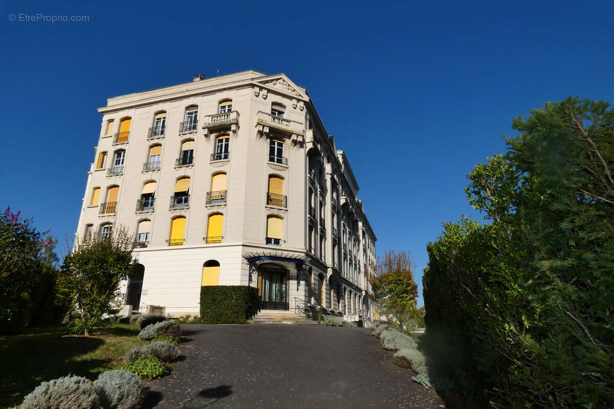 Appartement à NERIS-LES-BAINS