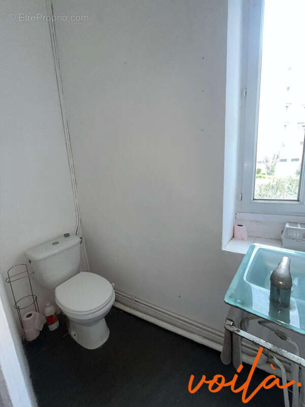 REF PETIT TRAIN5 - Appartement 4 pièces avec terrasse, cours et sous sol. - photo 7
