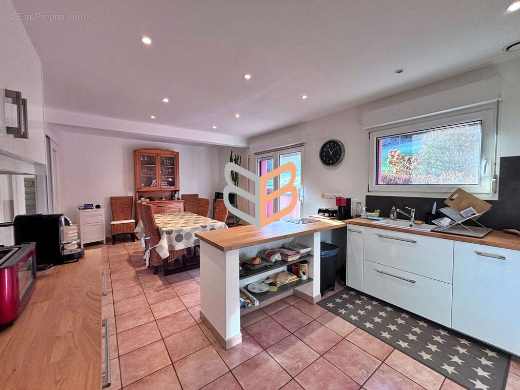 Maison 141 m² à Thil  - photo 6